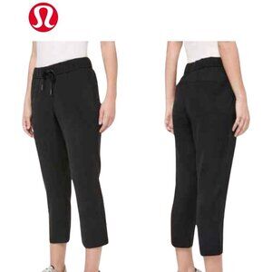 Lululemon Women’s On The Fly Cropped Drawstring Pants 23" | True Navy | Size 2